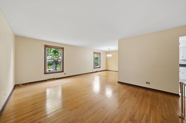 1025 Belair Drive, Darien, IL 60561