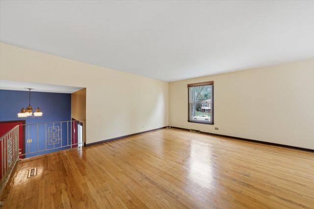 1025 Belair Drive, Darien, IL 60561