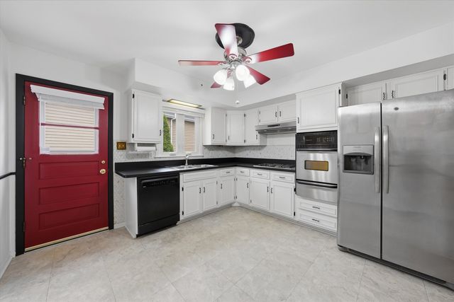 1025 Belair Drive, Darien, IL 60561