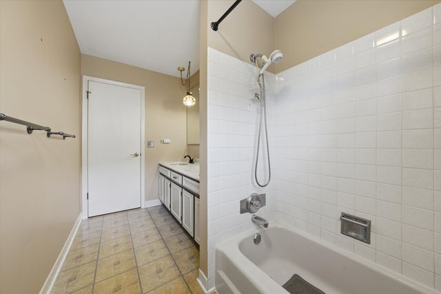 1025 Belair Drive, Darien, IL 60561