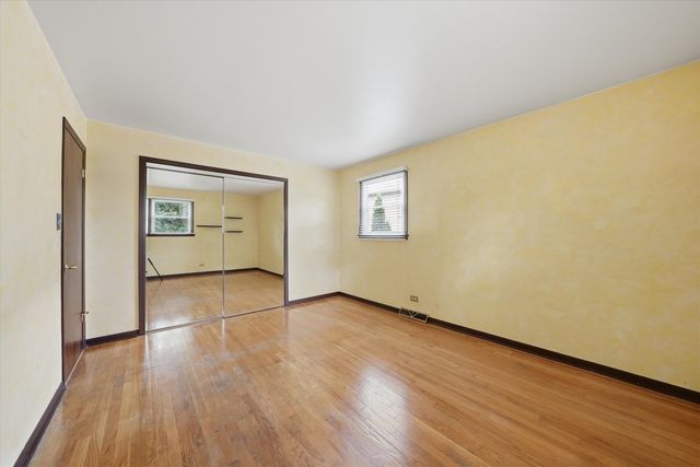 1025 Belair Drive, Darien, IL 60561