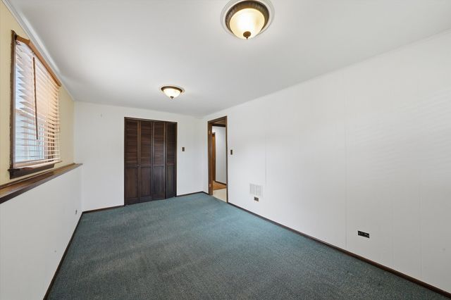 1025 Belair Drive, Darien, IL 60561