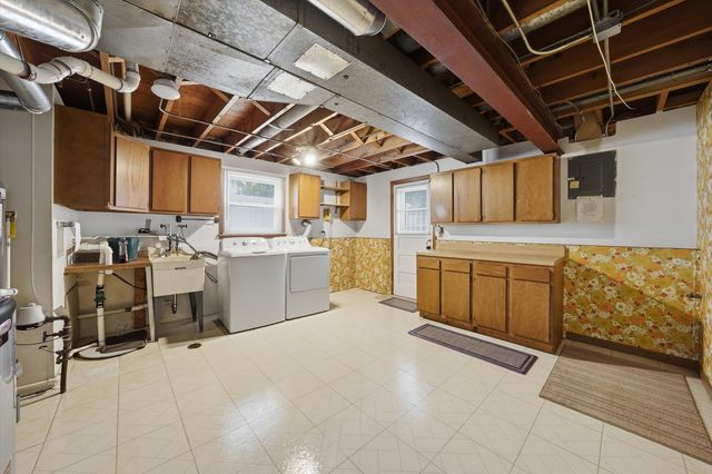 1025 Belair Drive, Darien, IL 60561