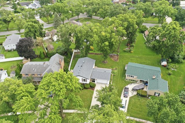 1025 Belair Drive, Darien, IL 60561