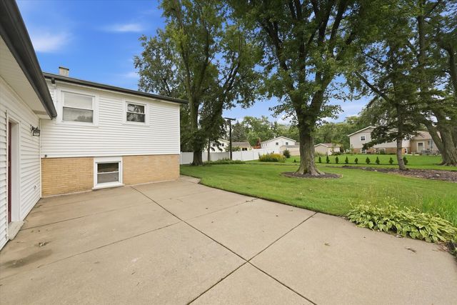 1025 Belair Drive, Darien, IL 60561