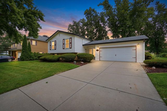 1025 Belair Drive, Darien, IL 60561