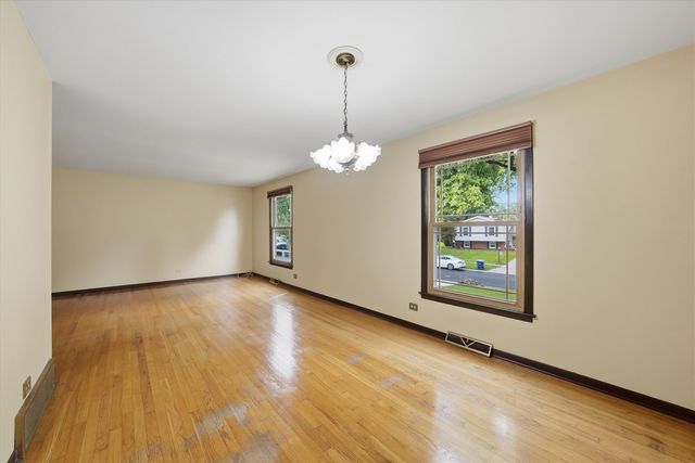 1025 Belair Drive, Darien, IL 60561