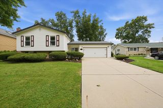 1025 Belair Drive, Darien, IL 60561