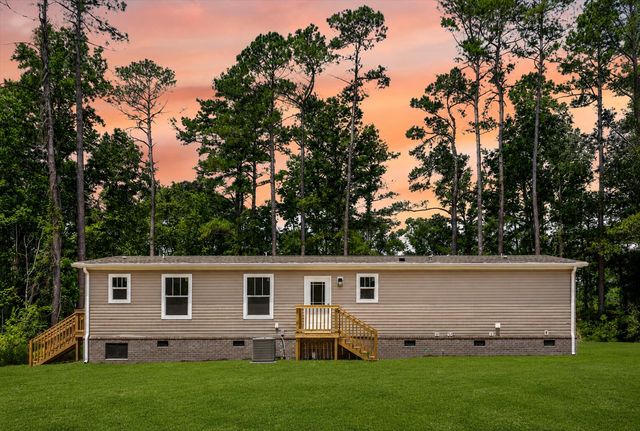 1658 Calamus Pond Road, Summerville, SC 29483