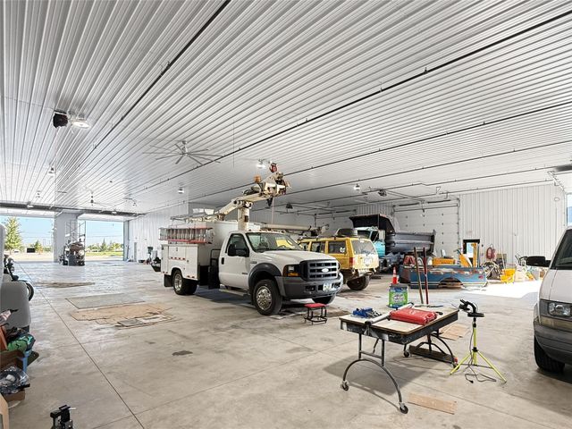 1911 NE 58th Avenue, Des Moines, IA 50313