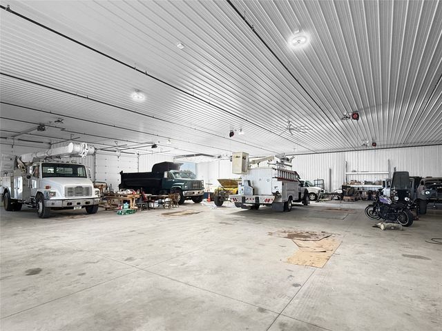 1911 NE 58th Avenue, Des Moines, IA 50313