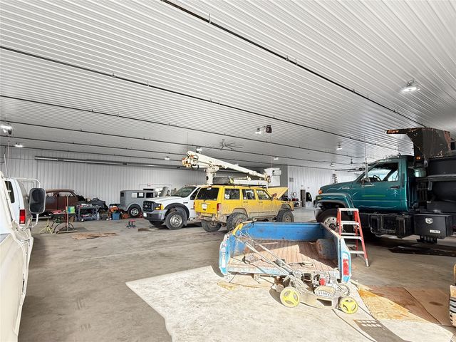 1911 NE 58th Avenue, Des Moines, IA 50313