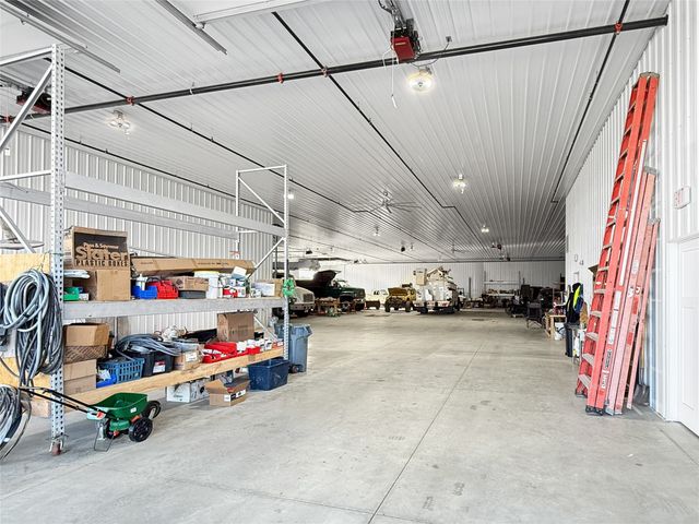 1911 NE 58th Avenue, Des Moines, IA 50313