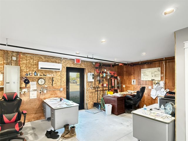 1911 NE 58th Avenue, Des Moines, IA 50313