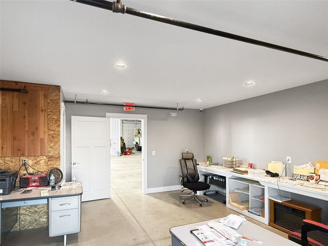 1911 NE 58th Avenue, Des Moines, IA 50313