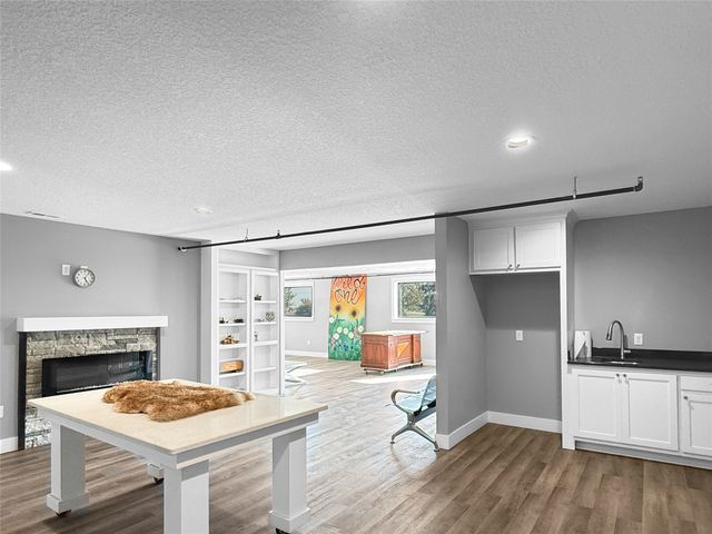 1911 NE 58th Avenue, Des Moines, IA 50313