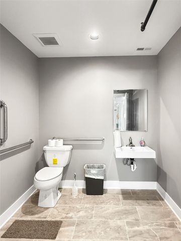 1911 NE 58th Avenue, Des Moines, IA 50313