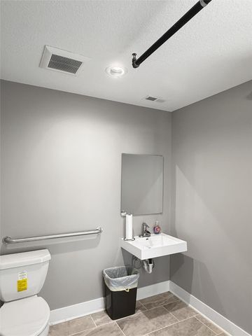 1911 NE 58th Avenue, Des Moines, IA 50313