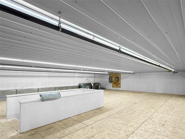 1911 NE 58th Avenue, Des Moines, IA 50313