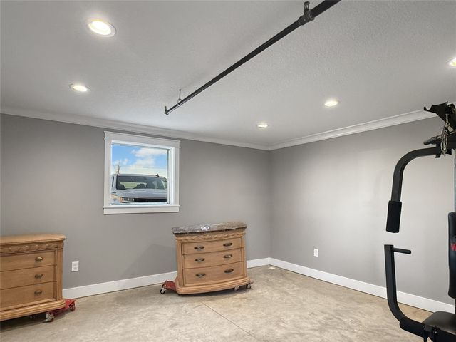 1911 NE 58th Avenue, Des Moines, IA 50313