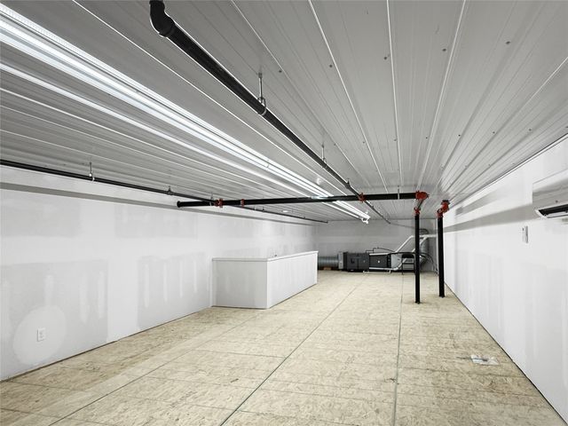 1911 NE 58th Avenue, Des Moines, IA 50313