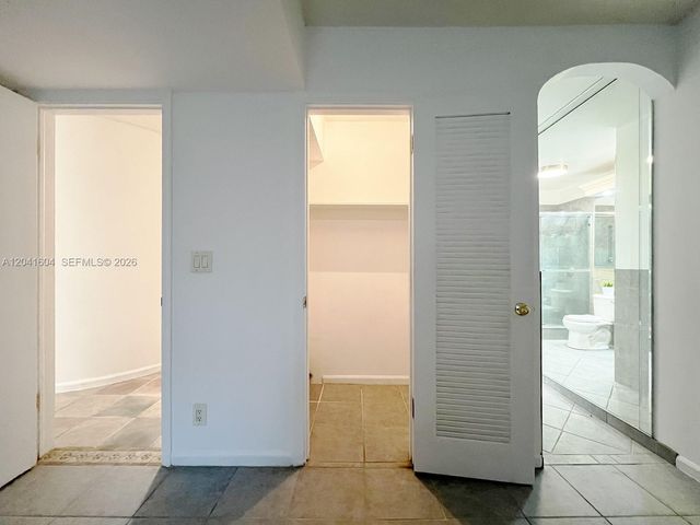 2161 NE 68th St 306, Fort Lauderdale, FL 33308