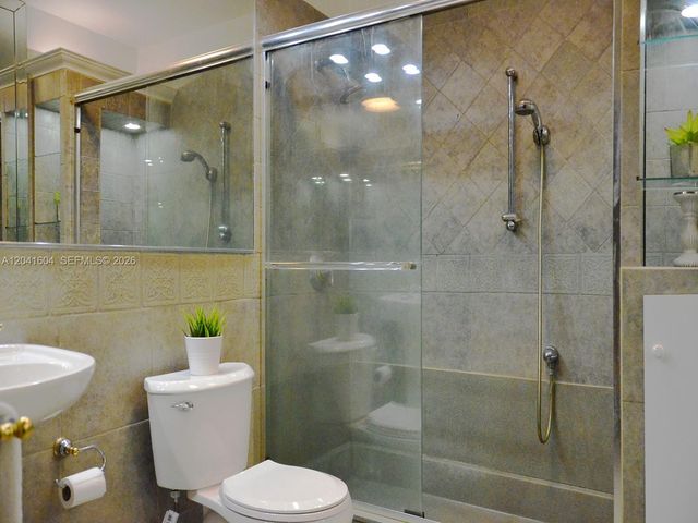 2161 NE 68th St 306, Fort Lauderdale, FL 33308