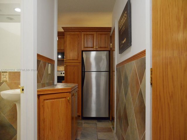 2161 NE 68th St 306, Fort Lauderdale, FL 33308