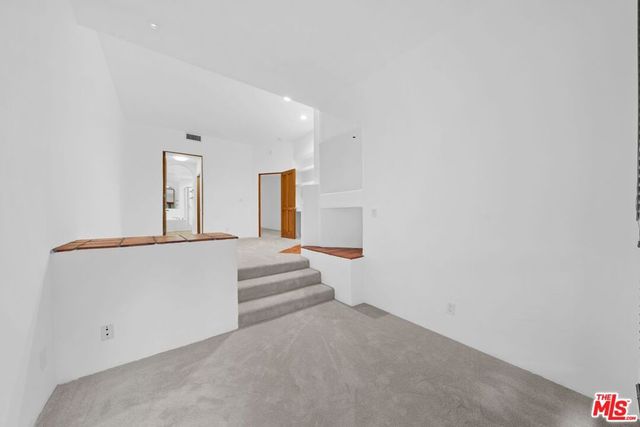 15500 W Sunset Boulevard 204, Los Angeles, CA 90272