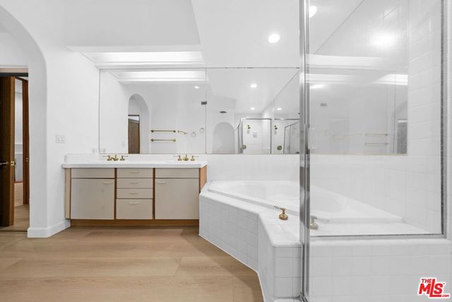 15500 W Sunset Boulevard 204, Los Angeles, CA 90272