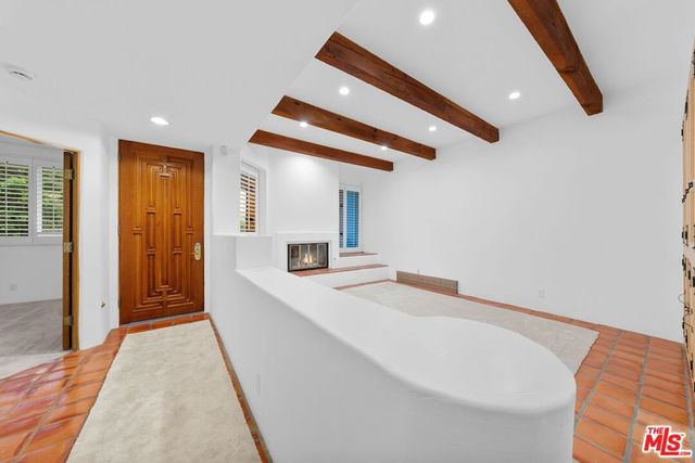 15500 W Sunset Boulevard 204, Los Angeles, CA 90272