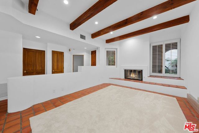 15500 W Sunset Boulevard 204, Los Angeles, CA 90272