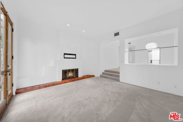 15500 W Sunset Boulevard 204, Los Angeles, CA 90272