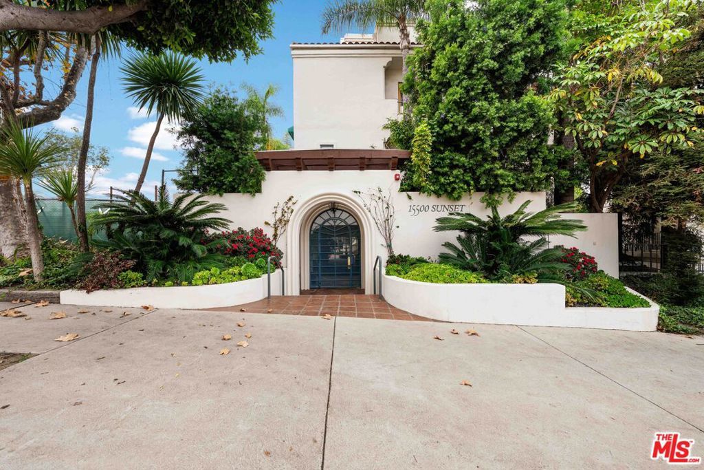 15500 W Sunset Boulevard 204, Los Angeles, CA 90272