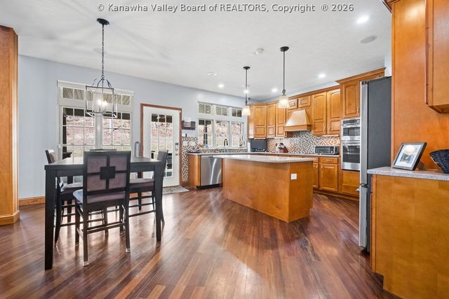 2 Stonegate Drive, Hurricane, WV 25526