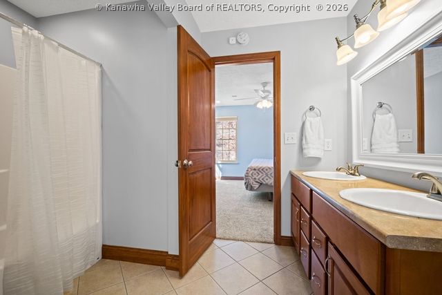 2 Stonegate Drive, Hurricane, WV 25526