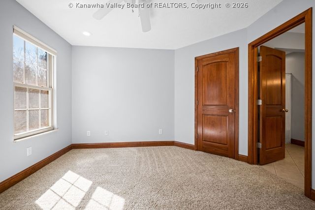 2 Stonegate Drive, Hurricane, WV 25526