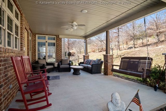 2 Stonegate Drive, Hurricane, WV 25526