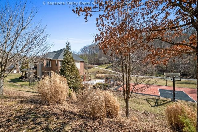 2 Stonegate Drive, Hurricane, WV 25526