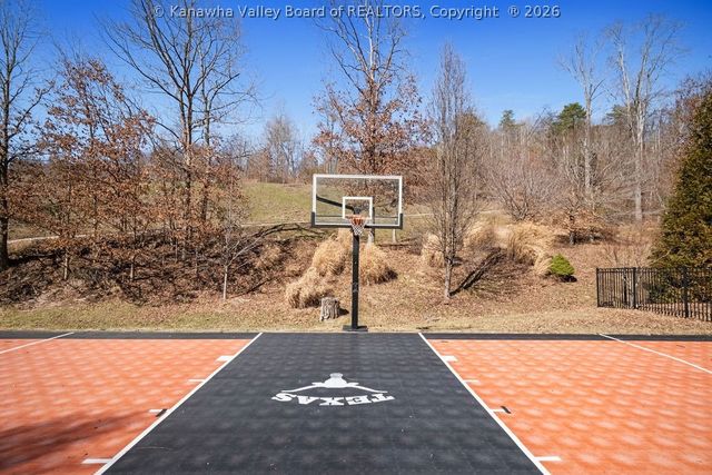 2 Stonegate Drive, Hurricane, WV 25526