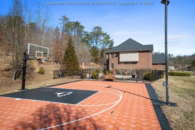 2 Stonegate Drive, Hurricane, WV 25526