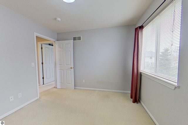 1522 Eastpointe Drive, Mt Pleasant, MI 48858