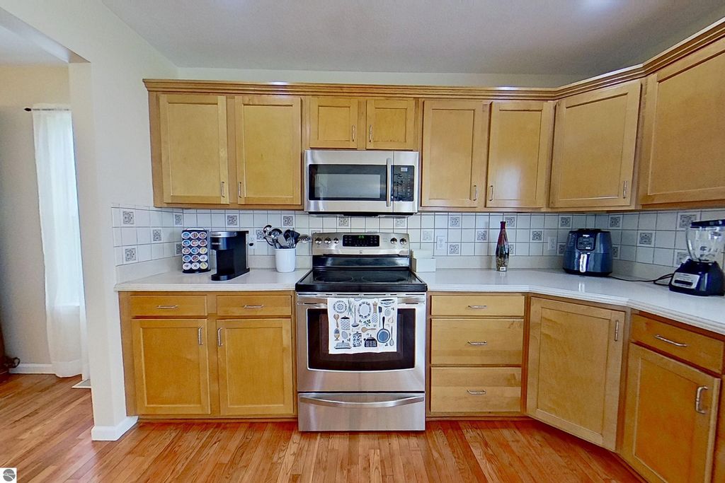 Image 14 of property listing at 1522 Eastpointe Drive, Mt Pleasant, MI 48858