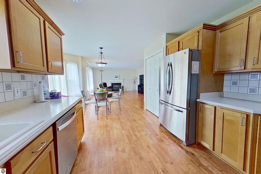 Image 15 of property listing at 1522 Eastpointe Drive, Mt Pleasant, MI 48858