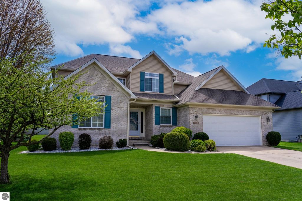 Image 2 of property listing at 1522 Eastpointe Drive, Mt Pleasant, MI 48858