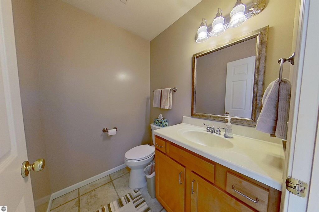 Image 21 of property listing at 1522 Eastpointe Drive, Mt Pleasant, MI 48858