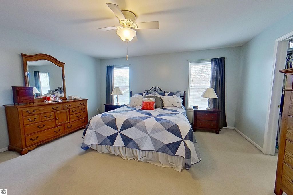 Image 24 of property listing at 1522 Eastpointe Drive, Mt Pleasant, MI 48858