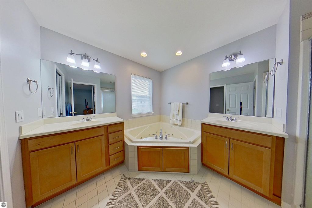 Image 25 of property listing at 1522 Eastpointe Drive, Mt Pleasant, MI 48858