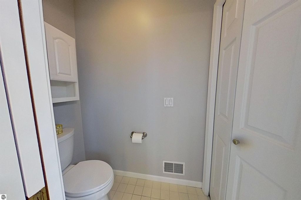 Image 27 of property listing at 1522 Eastpointe Drive, Mt Pleasant, MI 48858