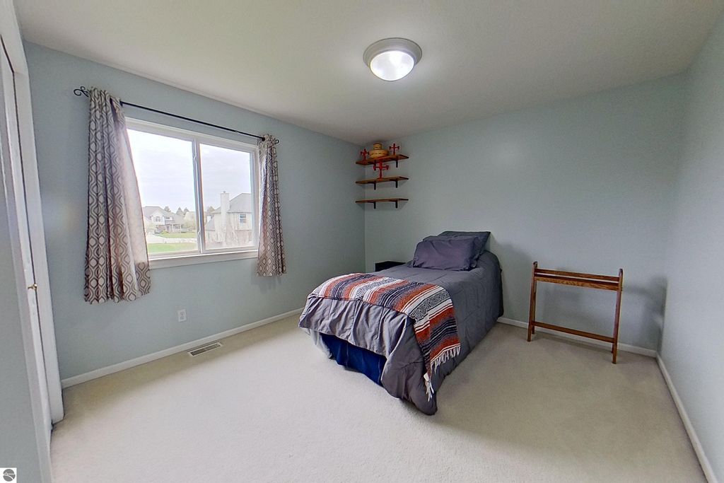 Image 28 of property listing at 1522 Eastpointe Drive, Mt Pleasant, MI 48858